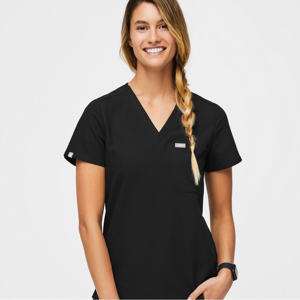 Figs Women’s Petite X-Large Catarina One-Pocket Scrub Top - Black